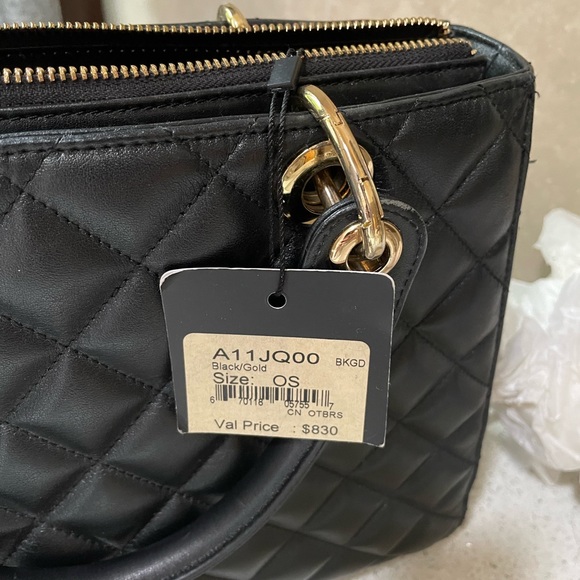 NWT  St John Knits Quilted Leather Handbag top Handel,cross body strap Authentic - Picture 6 of 16